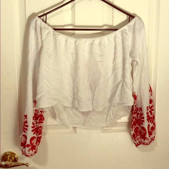 Off the shoulder crop top - Picture 2 of 3